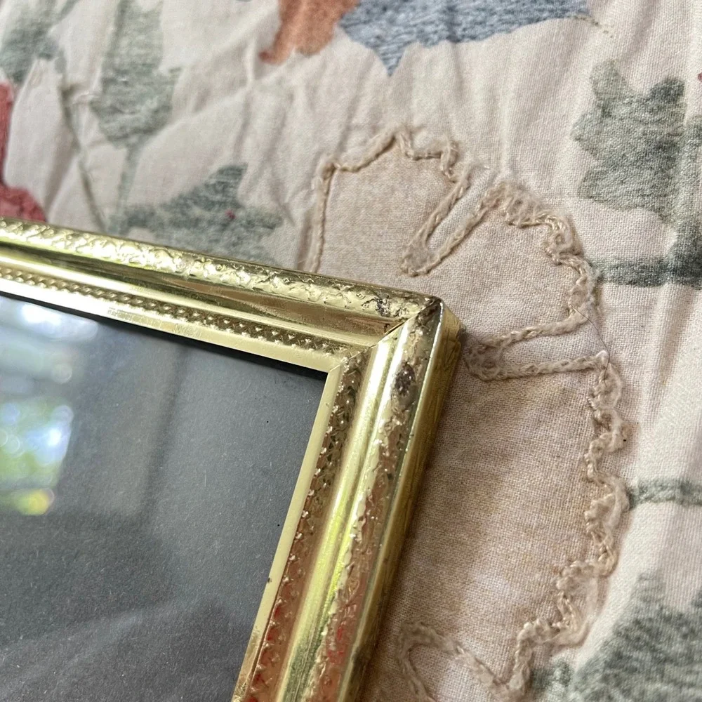 PICTURE PHOTO‎ EASEL FRAME Vtg Brass Filigree Floral Art Nouveau Gold Ornate 5x7